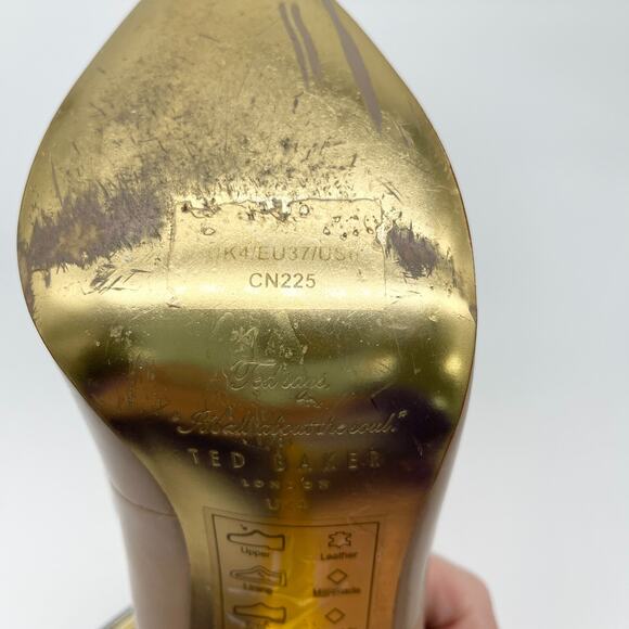 Ted Baker Womens Shoes Size US 6 Beige Black Bow‎ Stiletto Patent Leather Glam - Picture 10 of 11